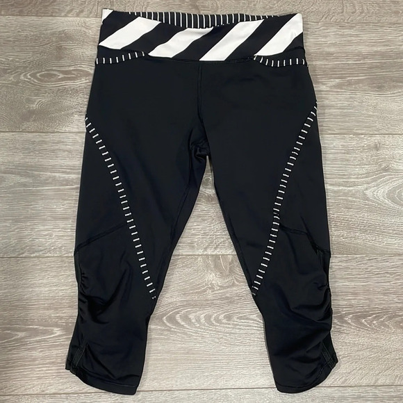 Lululemon Crop Legging Mesh Knee Black with White Striped Details 6 - Picture 9 of 16